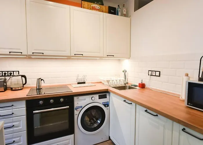 Renovated Stylish Flat At The Castle&Metro