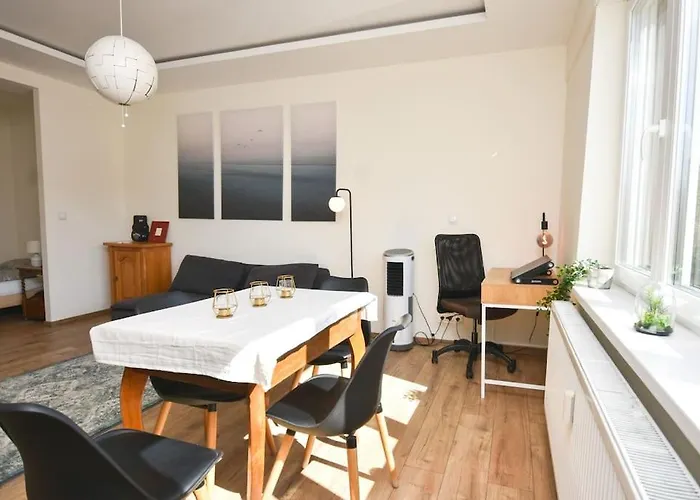 Renovated Stylish Flat At The Castle&Metro