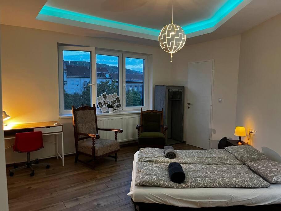 Renovated Stylish Flat At The Castle&metro Апартаменты