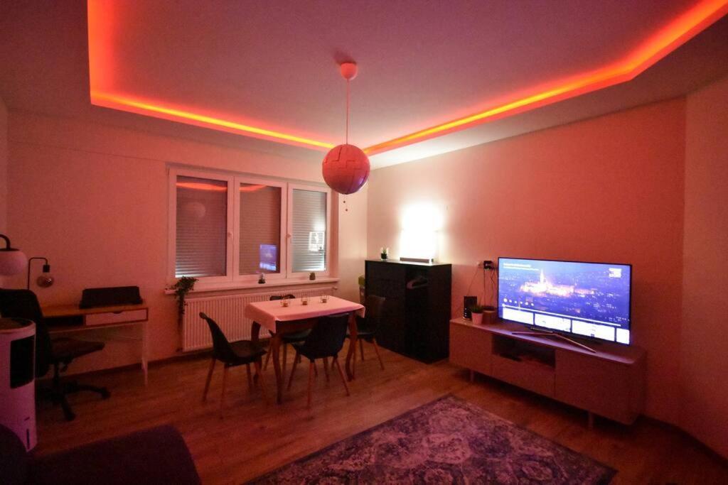 Apartament Renovated Stylish Flat At The Castle&metro